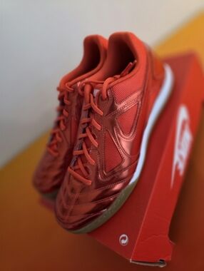 Brand New- Nike Gato LV8. Size 12 Men/13.5 Womens.